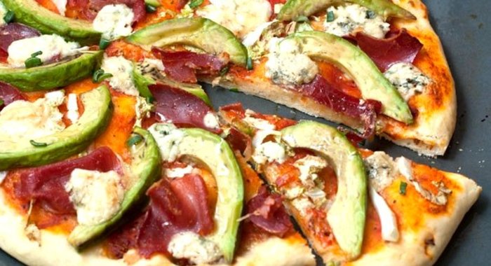 Пицца с авокадо