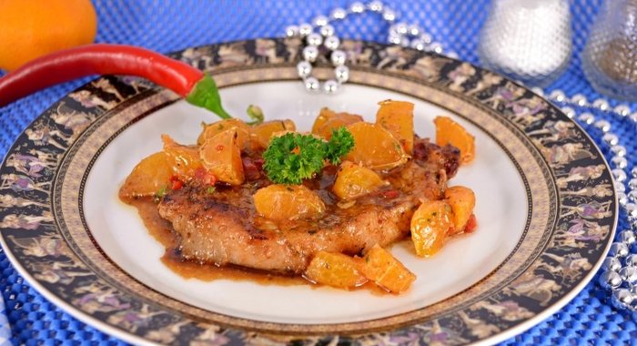 Острые свиные стейки с мандариново-медовым соусом