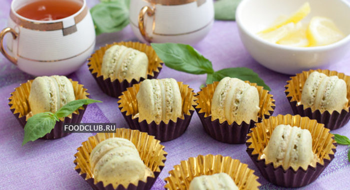 Фисташковые макаронс с базиликовым кремом