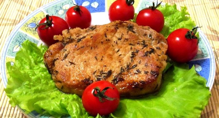 Свиная котлета на реберной кости