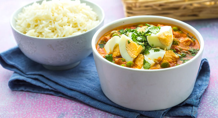 «Кремовый» карри с яйцами