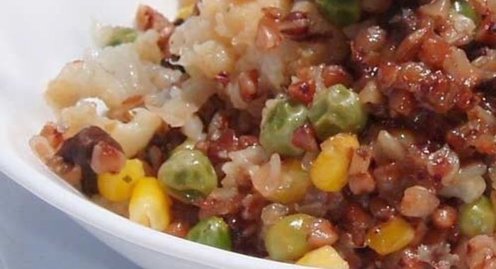 Разноцветная гречневая каша