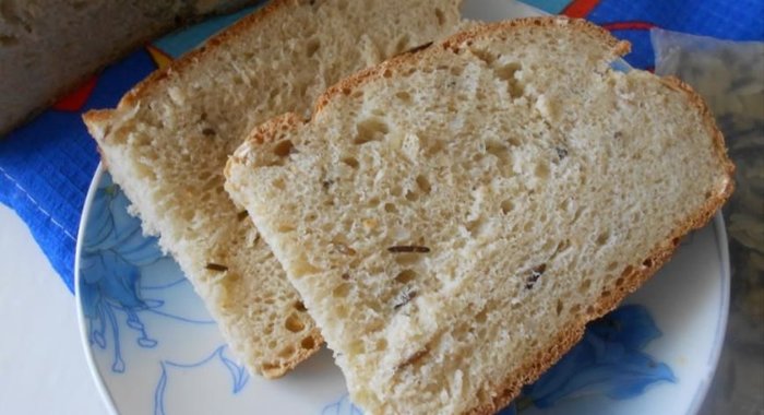 Хлеб с рисом, овсяными хлопьями и кукурузной мукой