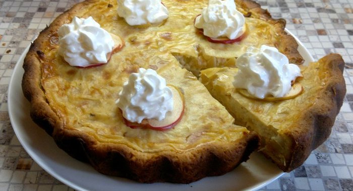 Заливной яблочный пирог