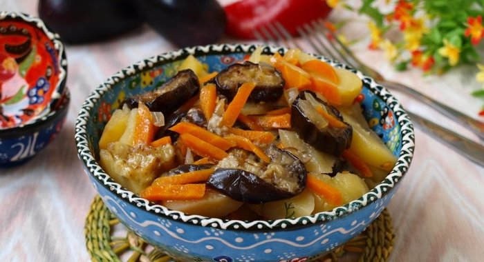 Овощное рагу с баклажанами