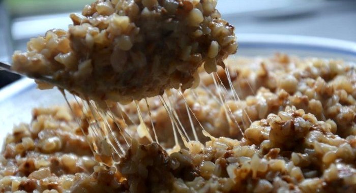 Сырная гречневая каша