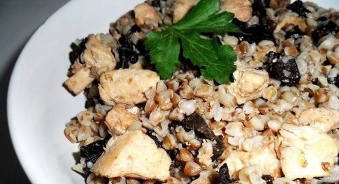 Гречка с курицей и грибами