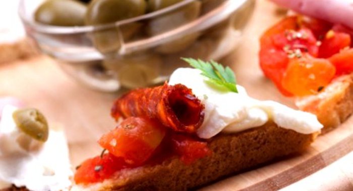 Бутерброд с брынзой