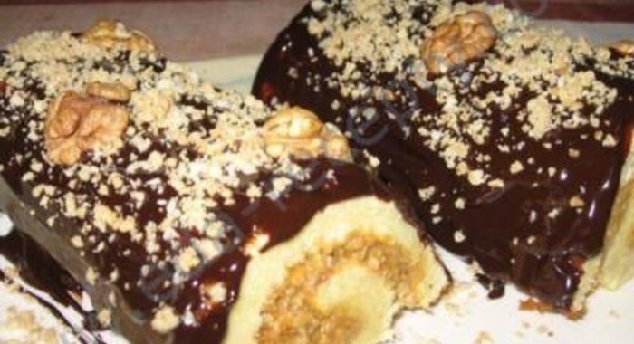 Бисквитный рулет со сгущенкой