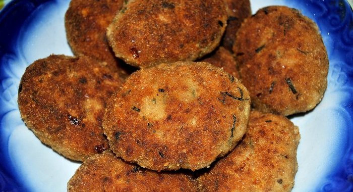 Мраморные котлеты с начинкой из сыра