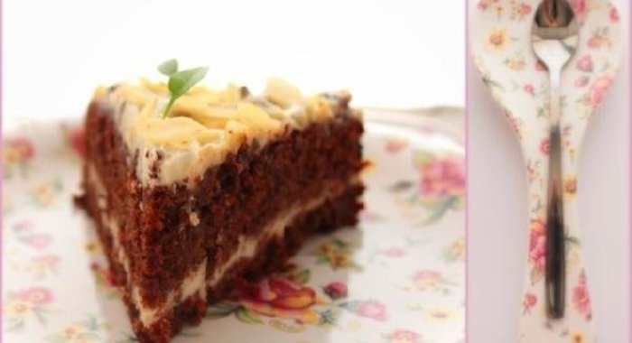 Морковно-шоколадный торт с кремом