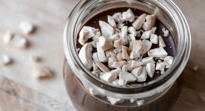 Шоколадный мусс с имбирем и кориандром