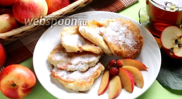 Оладьи с фруктами