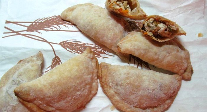 Пирожки из слоеного теста