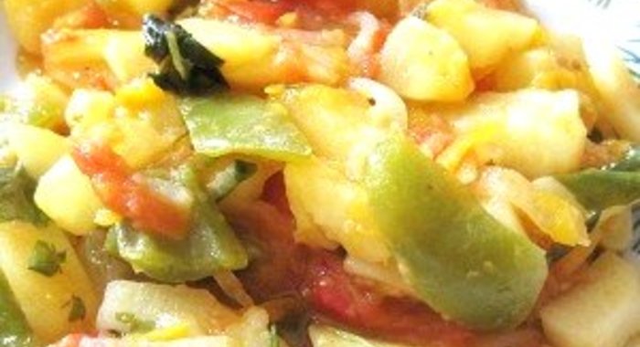 Овощное рагу из кабачков с картофелем