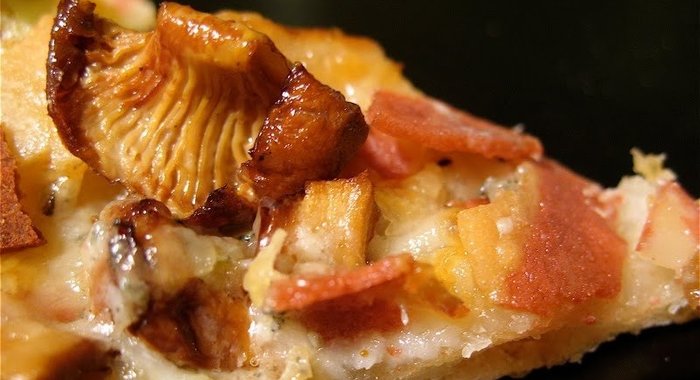 Пицца с лисичками