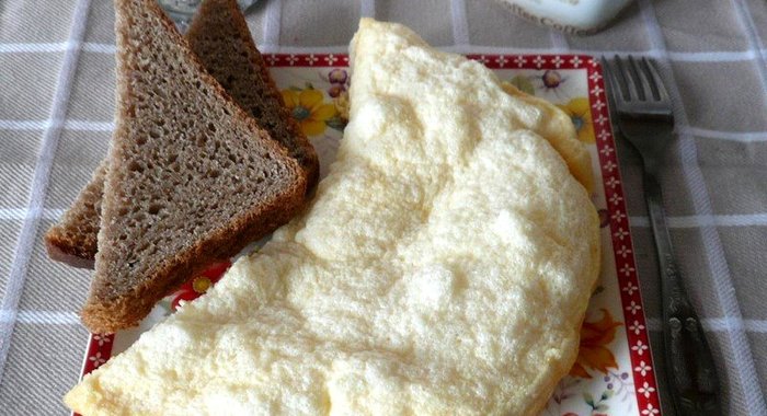 Пышный омлет со сливками