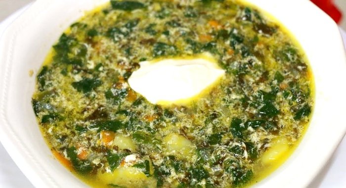 Зеленые щи из шпината