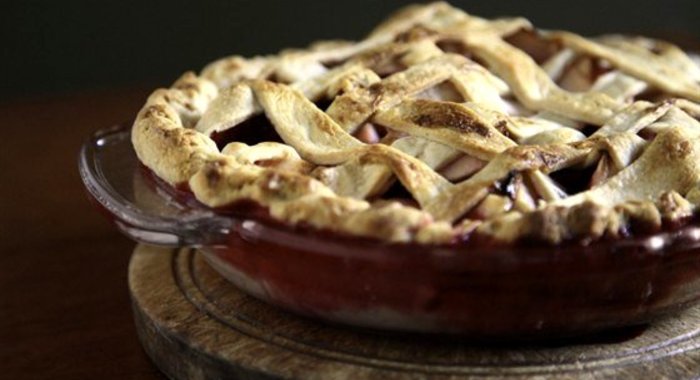 Сладкий пирог из дрожжевого теста