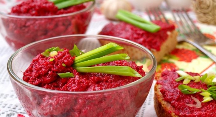 Свекольный мусс с брынзой