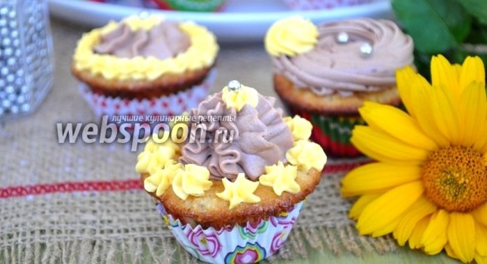 Мини-капкейки миндальные с шоколадным кремом