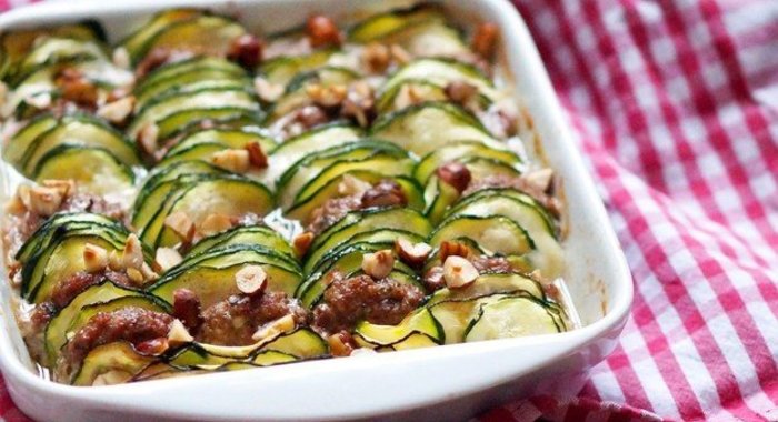 Запеканка из кабачков с фрикадельками