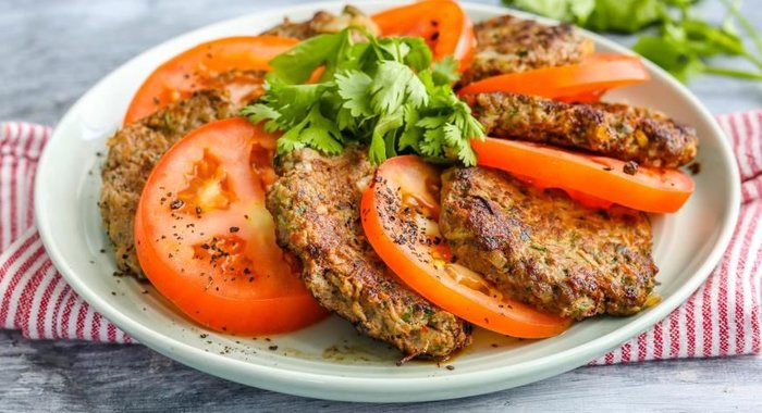 Мясные оладьи с картошкой и зеленью