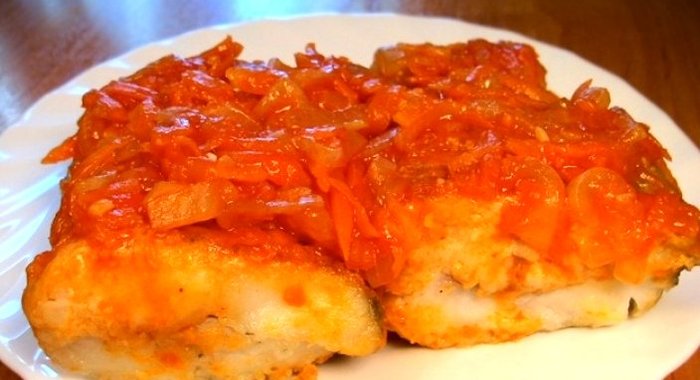 Рыба под маринадом из тушеных овощей