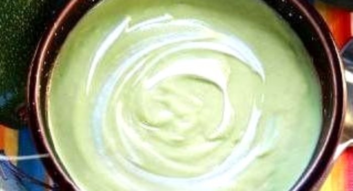 Суп-пюре из авокадо с кабачком