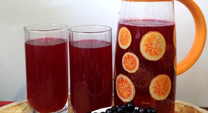 Компот из свежих ягод