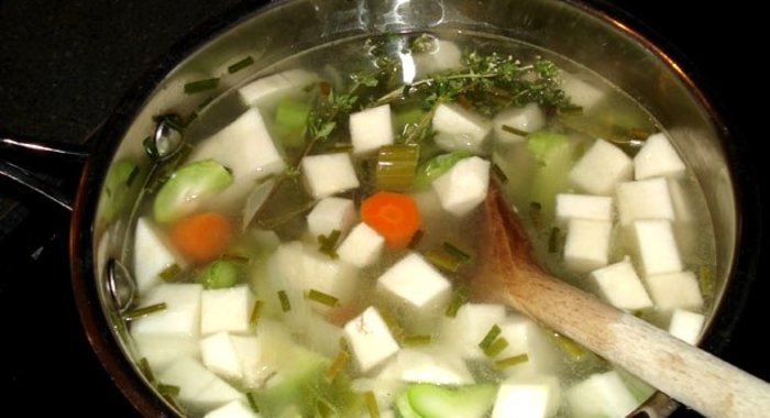 Бульон с сельдереем