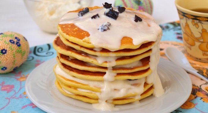 Творожные панкейки с черносливом