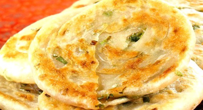 Луковые оладьи