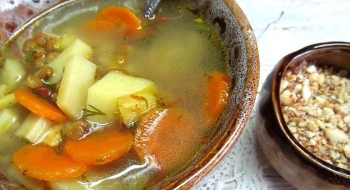 Суп с чечевицей на курином бульоне