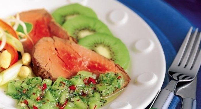 Свинина с киви и белым вином