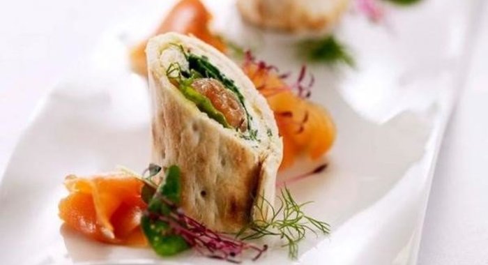 Копченая норвежская семга в лепешке