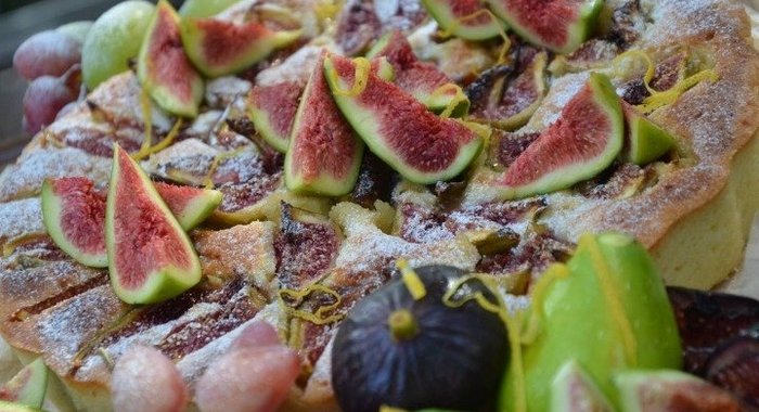 Пирог с инжиром и медом