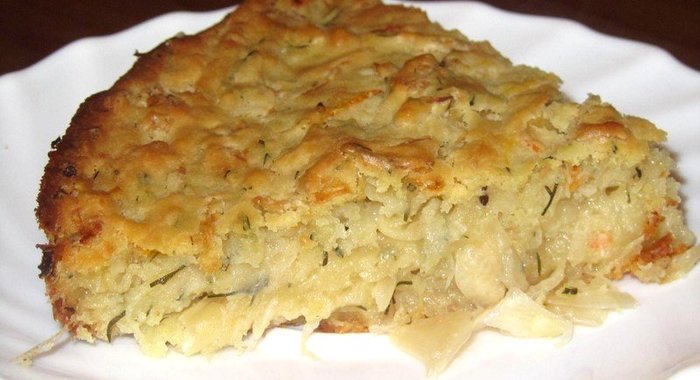 Шарлотка из квашенной капусты