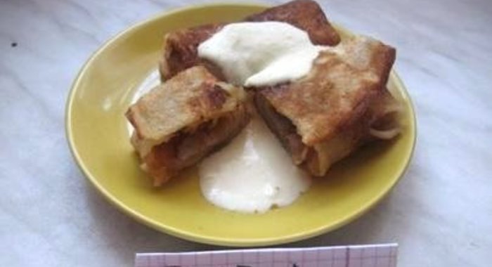 Домашние блинчики с яблоком и корицей