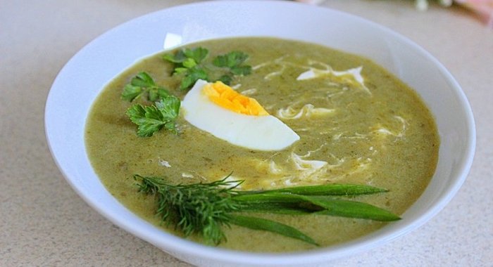 Суп-пюре со щавелем и шпинатом