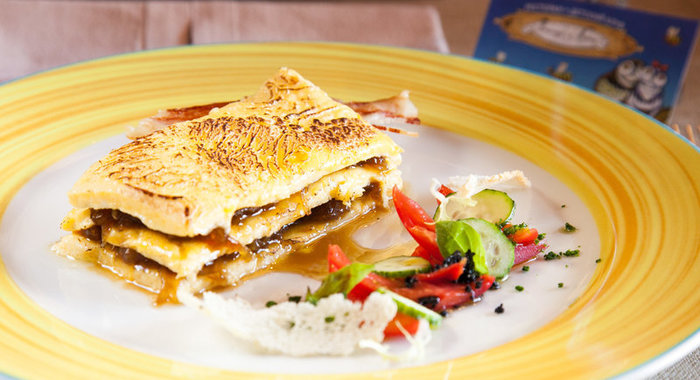 Омлет с луковой карамелью