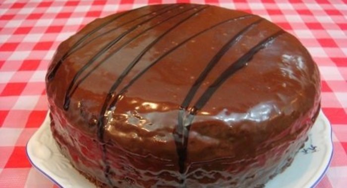 Торт шоколадный с вареной сгущенкой в мультиварке