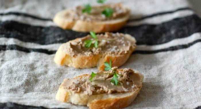 Паштет из куриной печенки с шампанским