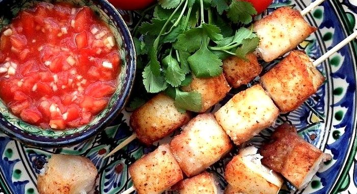 Шашлык из рыбы на шпажках