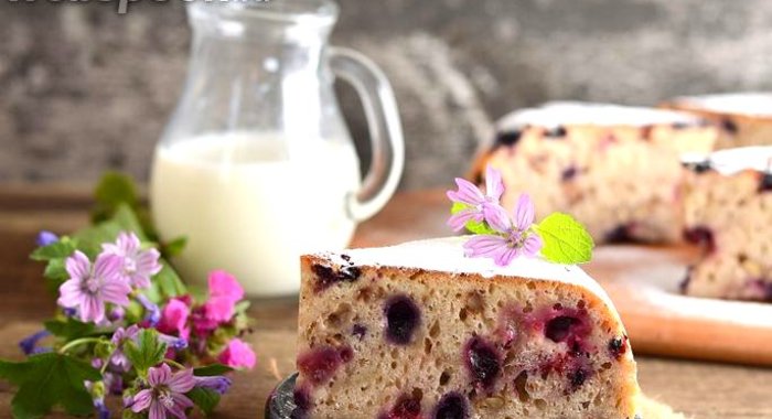 Банановый кекс с черникой в мультиварке