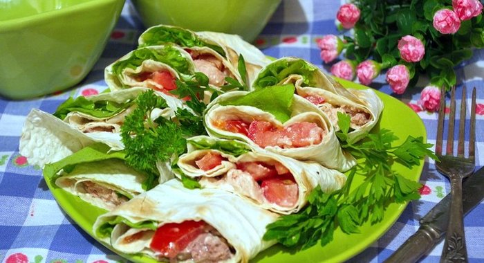 Рулет из лаваша с треской