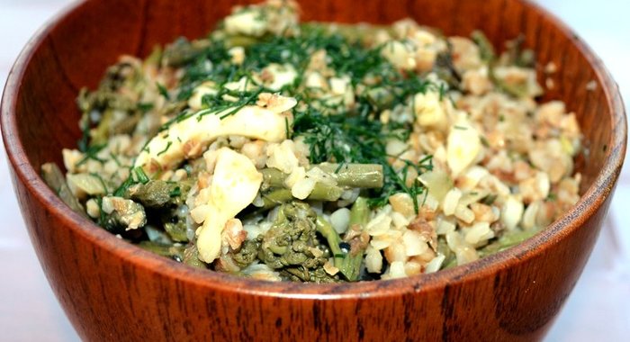 Гречка с папоротником и кальмарами