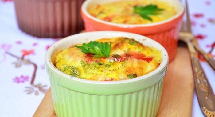 Фритата омлет с ветчиной и сыром