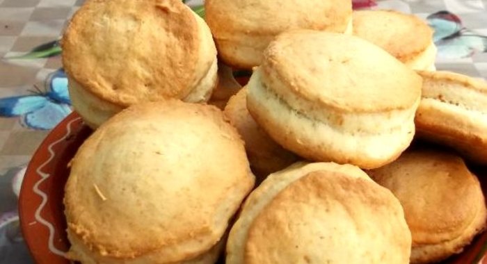 Сметанные лепешки в духовке