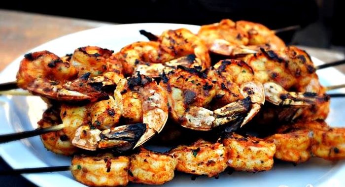 Шашлык из креветок в пряном соусе